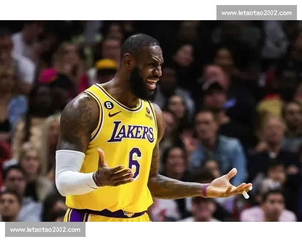 詹姆斯生涯两次替补背后的故事：兄弟情谊与伤病管理的双重见证